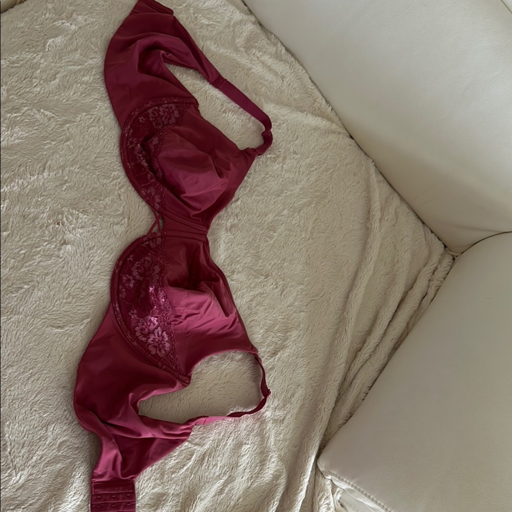 Elegant Women's Lace Bra in Deep Pink